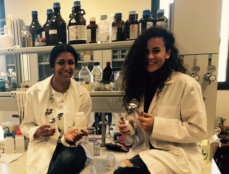 Dr. Guerra-Castellano y Eva Mallou-Roncero (PhD Student)